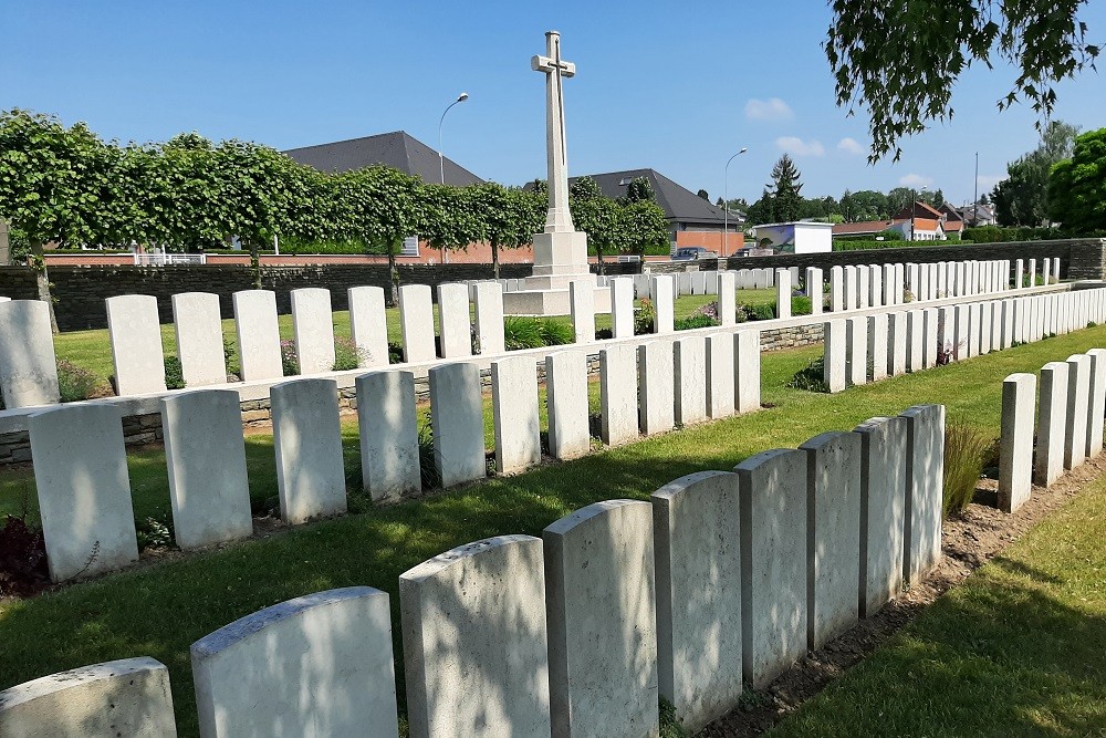 Commonwealth War Graves Albert Extension