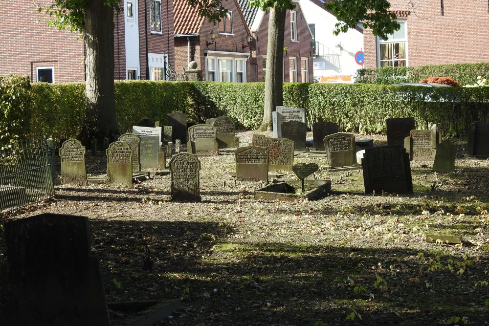 Nederlandse Oorlogsgraven Oude Begraafplaats Almkerk