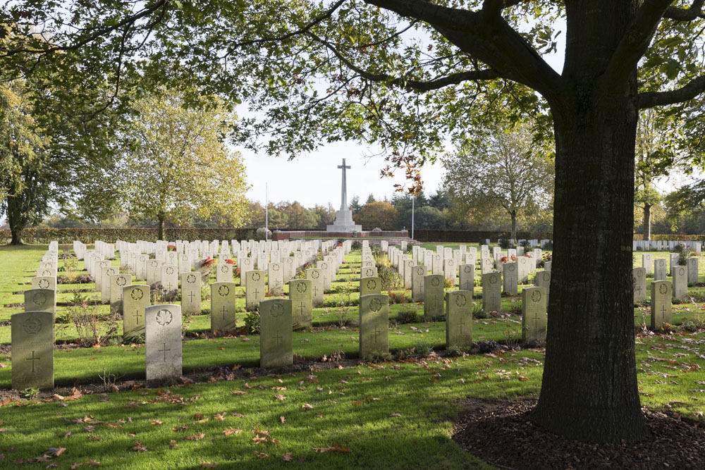 Canadian War Cemetery Groesbeek - Groesbeek - TracesOfWar.com