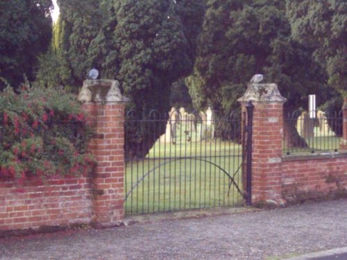 Commonwealth War Graves Shipdham Cemetery