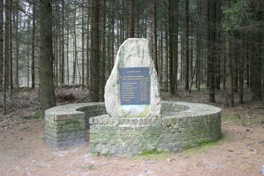 Monument Executies Oosterduinen 8 April 1945