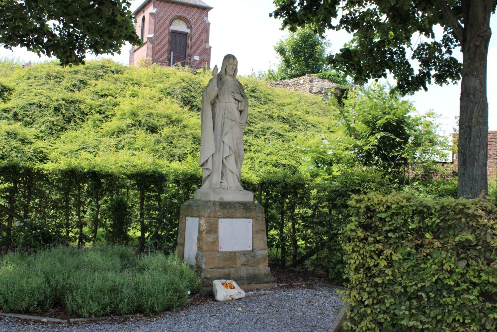 War Memorial - Holy Heart Statue Kessenich