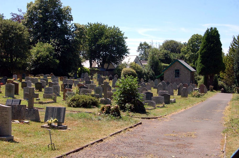 Commonwealth War Graves North Tawton Cemetery