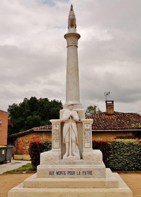 War Memorial Srignac