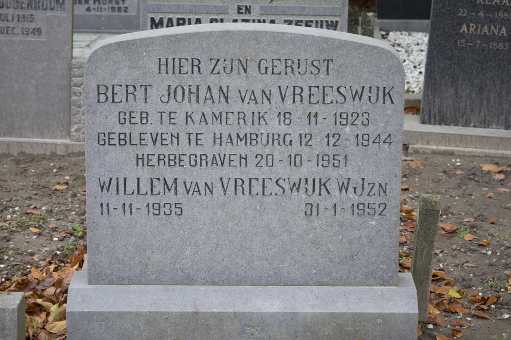 Dutch War Grave Churchyard Kamerik