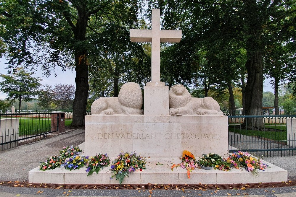 Memorial The Lions Dutch War Cemetery Grebbeberg