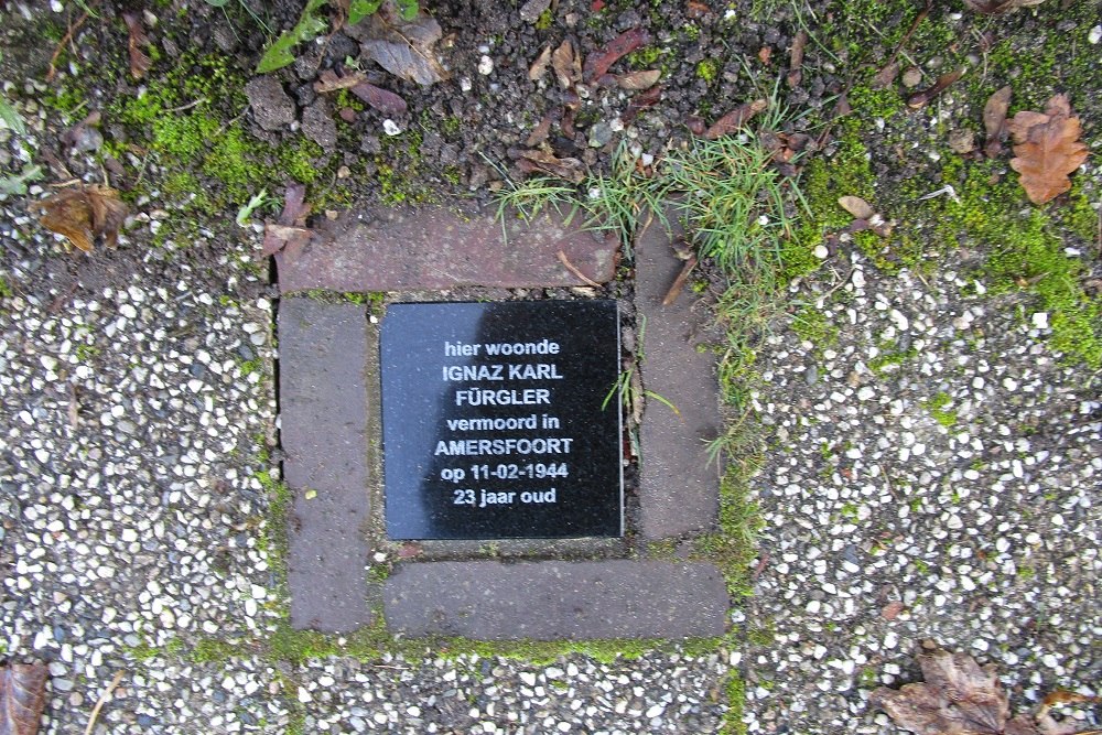 Memorial Stone Kapelweg 98