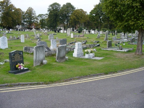 Oorlogsgraven van het Gemenebest Uplands Cemetery
