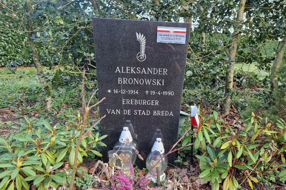 Grave Polish War Veteran Breda