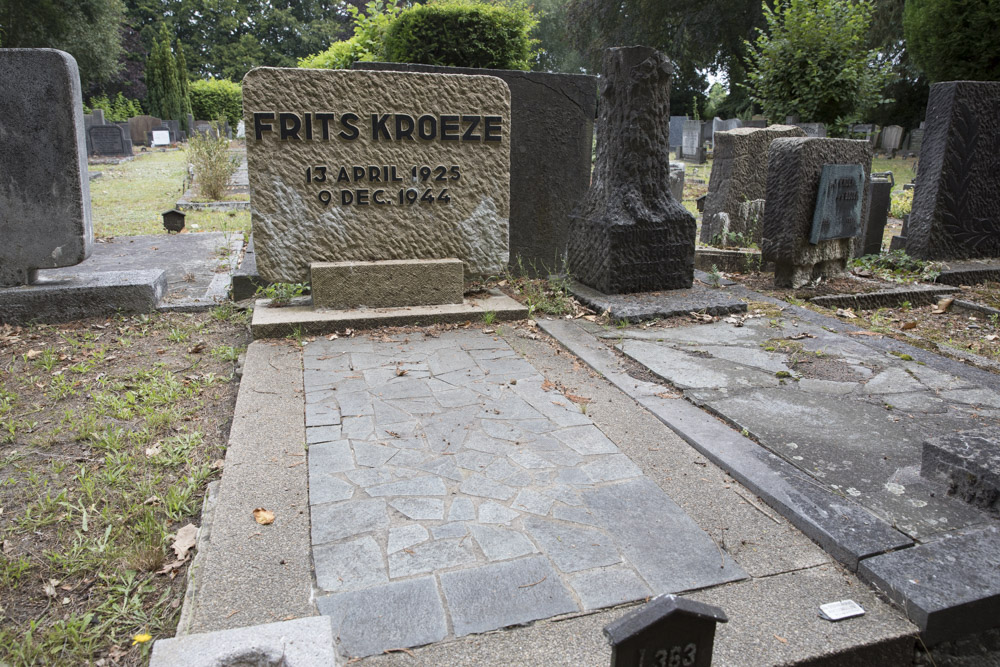 Nederlandse Oorlogsgraven Gemeentelijke Begraafplaats Glanerbrug