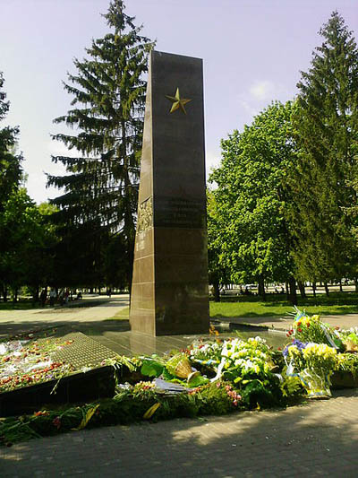 Massagraf Sovjet Soldaten & Partizanen (Lenin Str.)