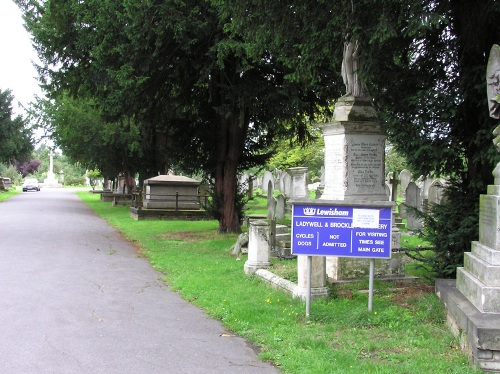 Oorlogsgraven van het Gemenebest Ladywell Cemetery