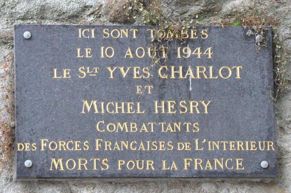 Monument Michel Hesry en Yves Charlot