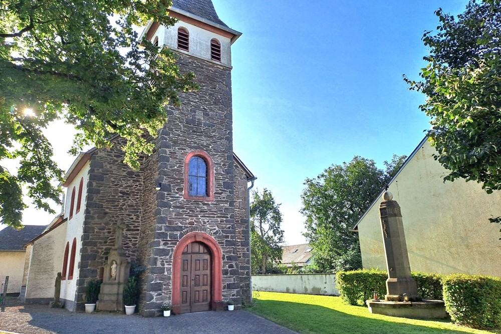 War Memorial Gypperath #1