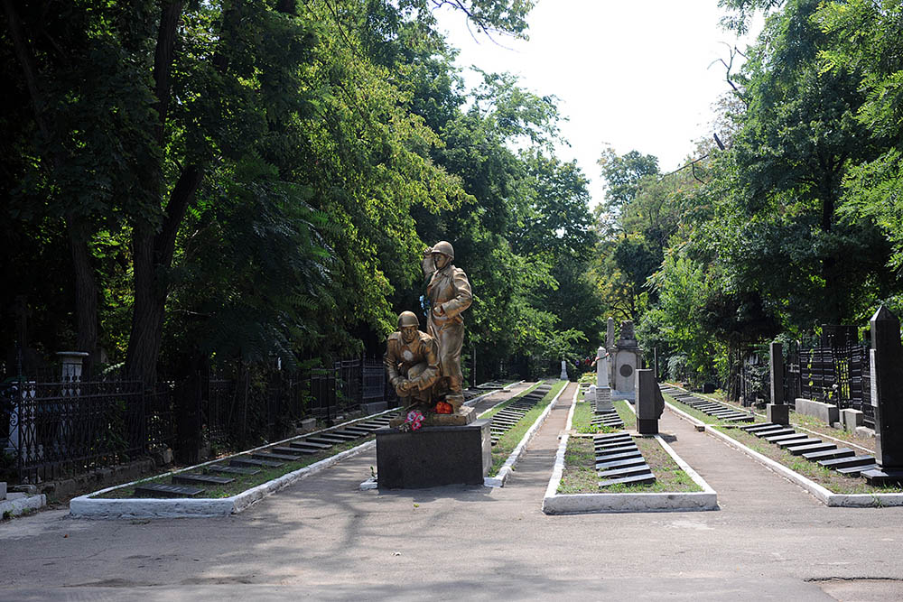 Sovjet Oorlogsgraven Tweede Christelijke Begraafplaats