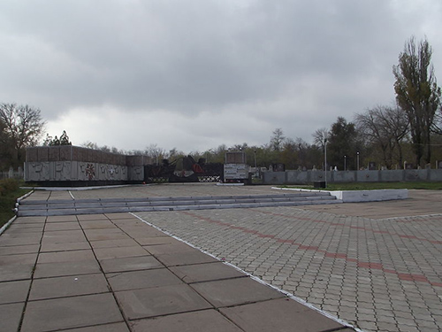Sovjet Oorlogsbegraafplaats Dniprodzerzjynsk