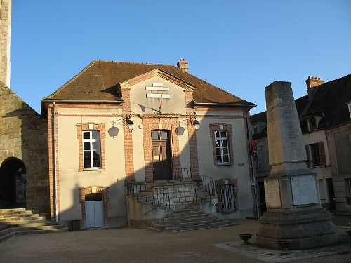 War Memorial Donnemarie-en-Montois