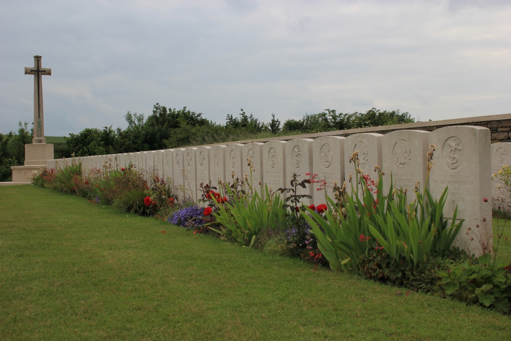 Commonwealth War Cemetery Sunken Road #4