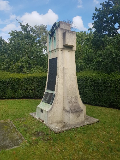 Oorlogsmonument Keston #3