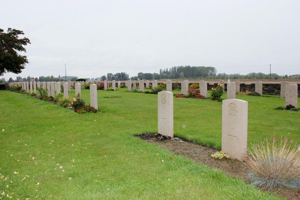 Commonwealth War Cemetery Rue-du-Bacquerot (13th London) #4