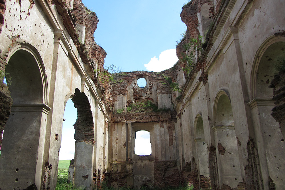 Ruins Church Navaspask
