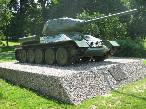 Massagraf Sovjet Soldaten & T-34/85 Tank Czarnkw