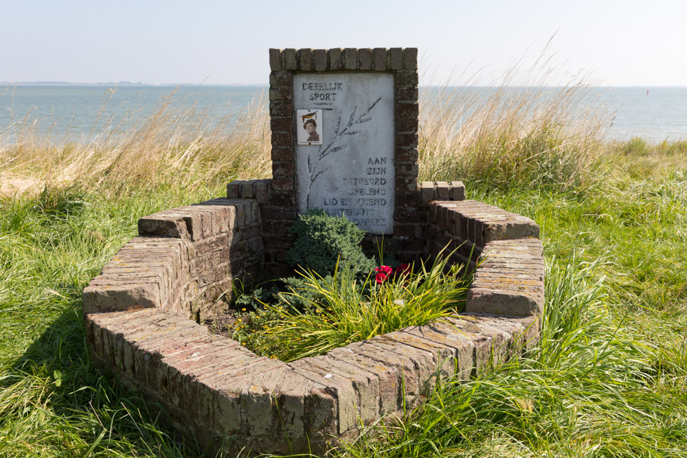 Monument voor Luitenant Robert Deprez (Handley Page Halifax)