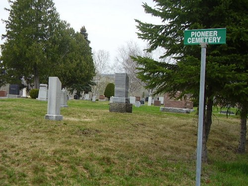 Commonwealth War Graves New Liskeard Pioneer Public Cemetery