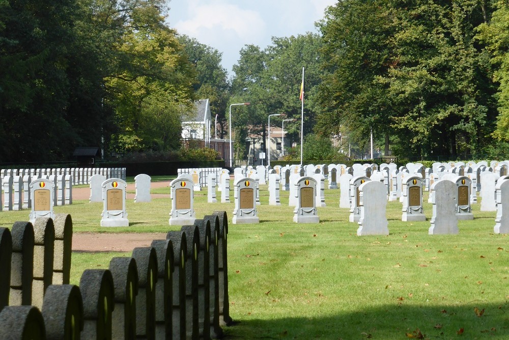 Belgische Oorlogsbegraafplaats Leopoldsburg #1
