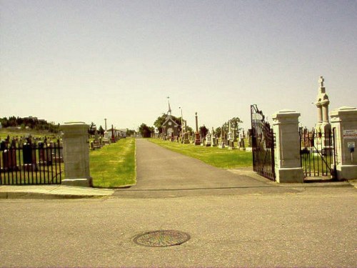 Oorlogsgraven van het Gemenebest St. Patrice Cemetery