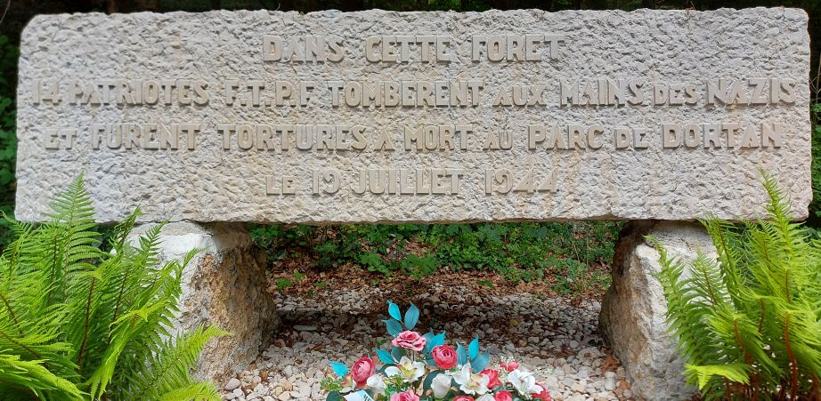 Monument Fallen Resistance Fighters Oyonnax #5