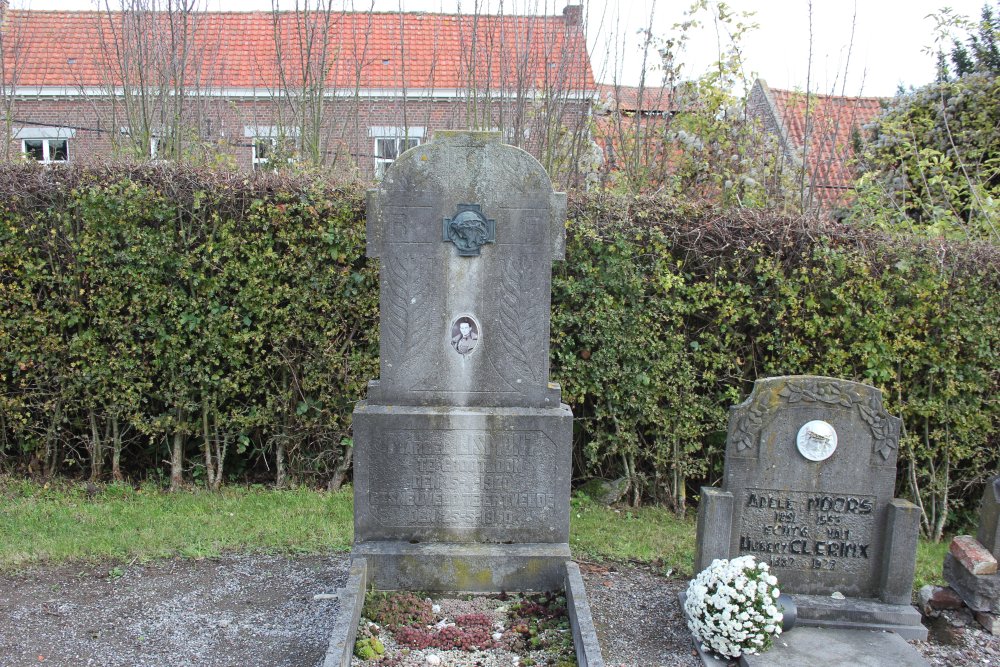Belgian War Grave Grootloon	