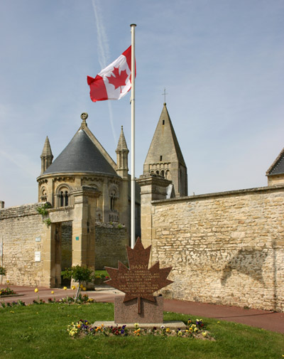 Canadees Monument Basly