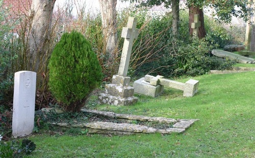 Commonwealth War Grave Christ Church Churchyard