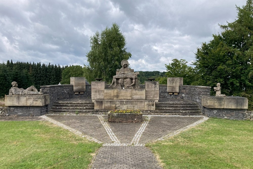 Oorlogsmonument Herbstein #1