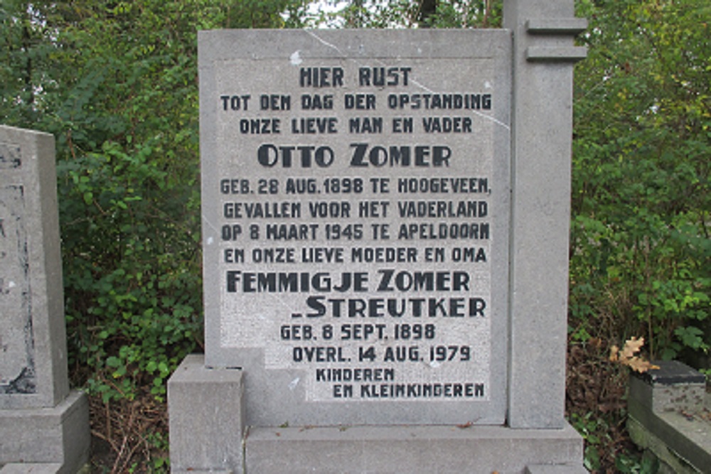 Dutch War Graves Municipal Cemetery Hollandscheveld