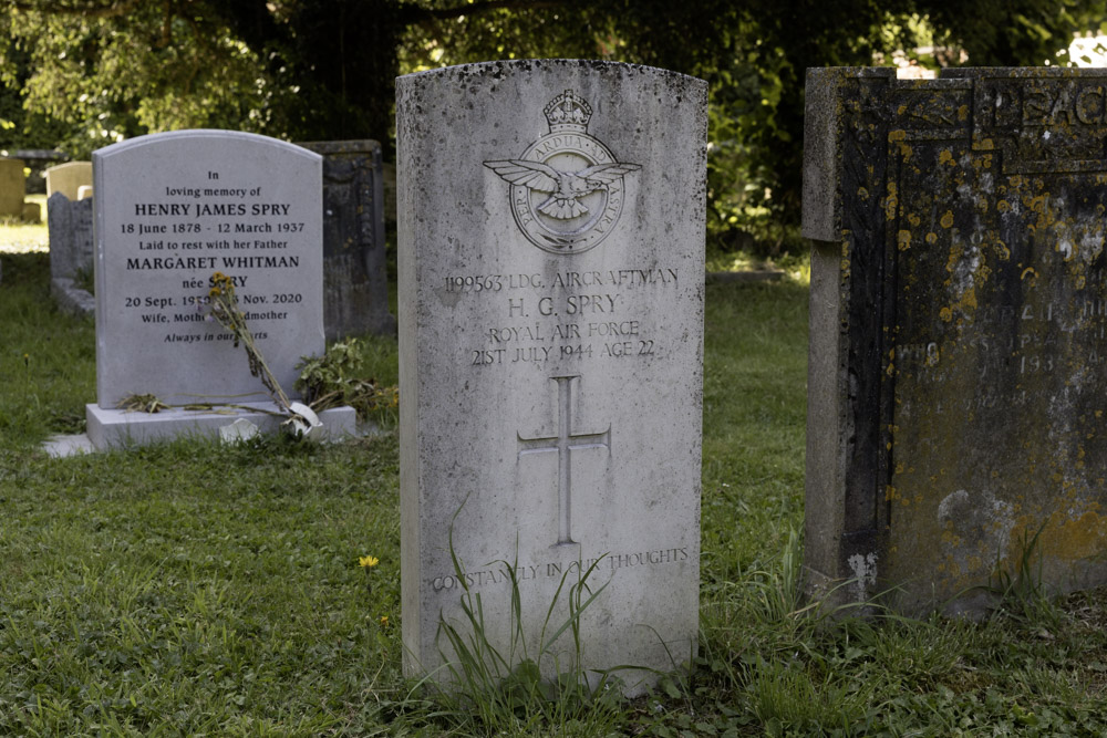 Oorlogsgraven van het Gemenebest St Michael Churchyard