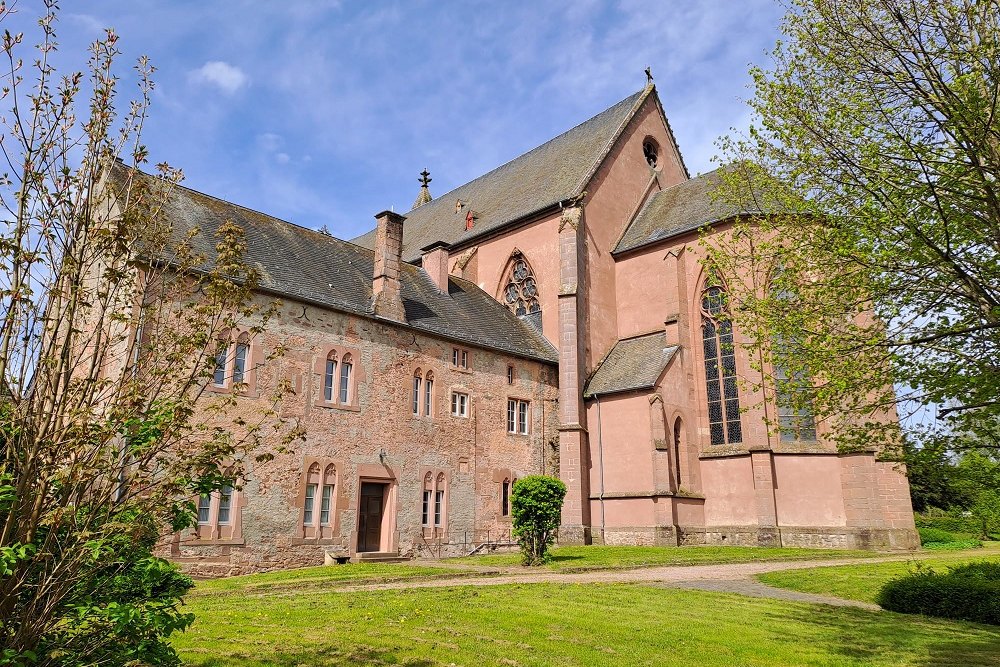 Oorlogsgraven aan O.L.Vrouwkerk Kyllburg #4