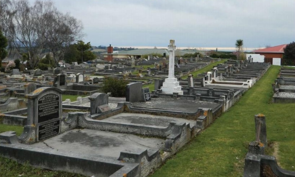 Commonwealth War Graves Balclutha Cemetery