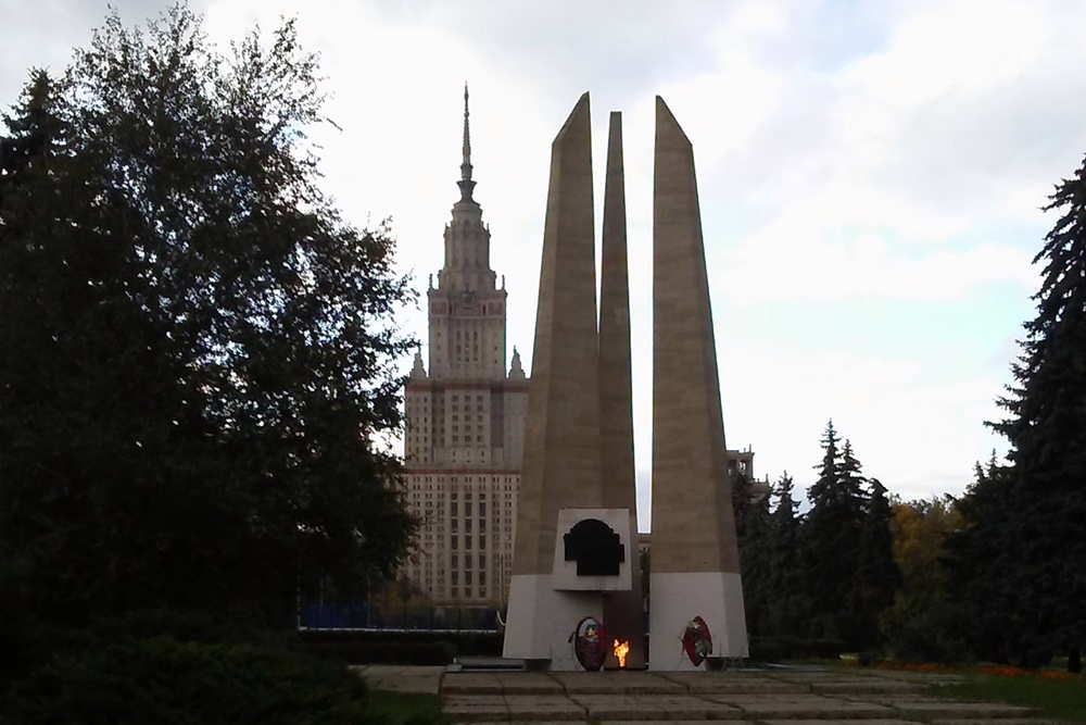 Oorlogsmonument Moskou Staatsuniversiteit