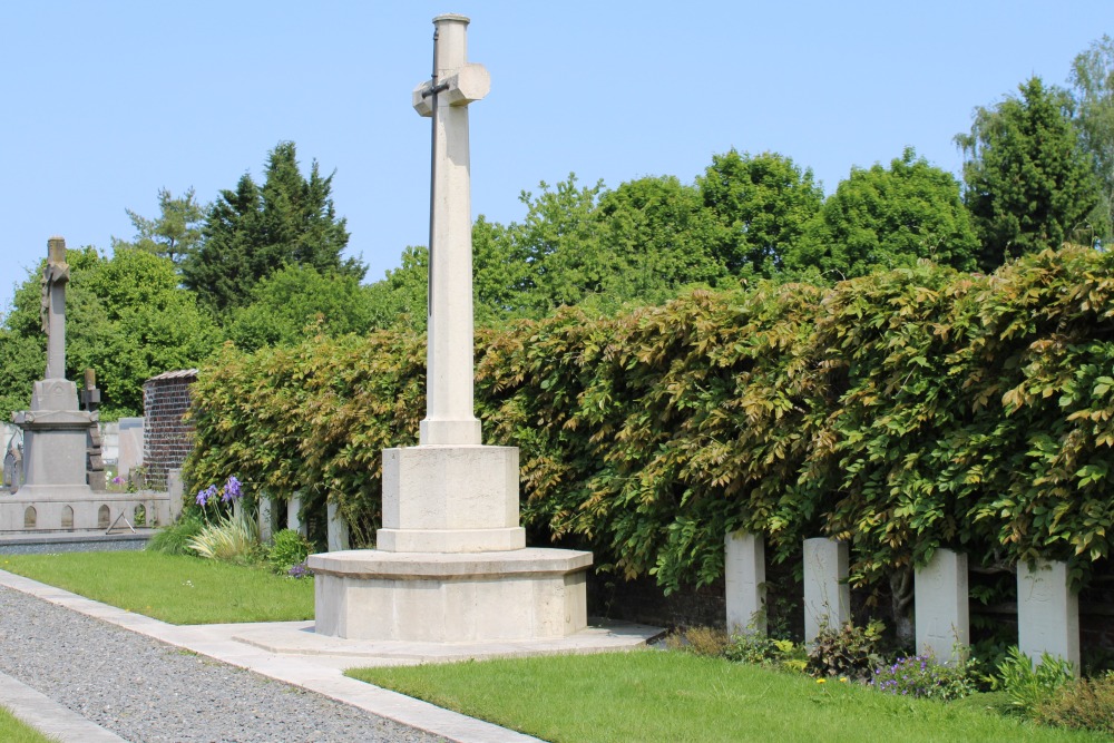 Commonwealth War Graves Erquelinnes