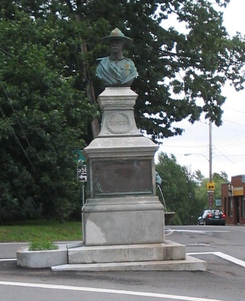 Monument Lieutenant Harold Lothrop Borden
