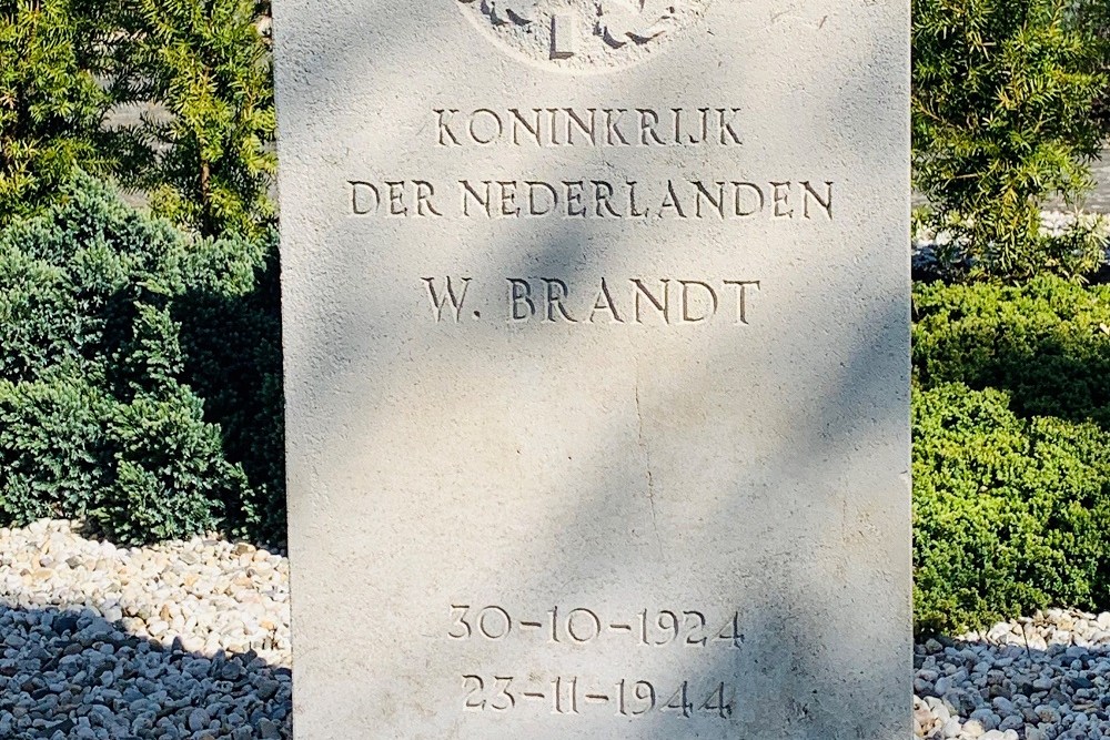 Dutch War Graves General Cemetery Numansdorp #2