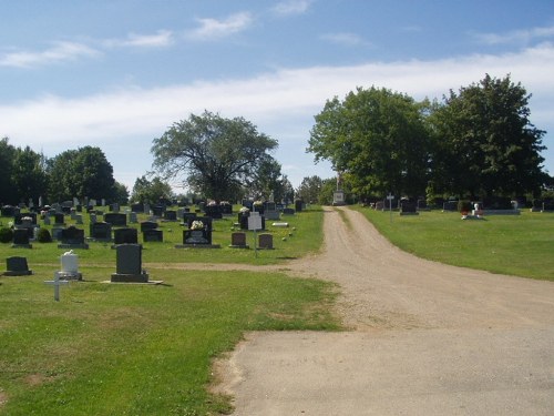 Oorlogsgraven van het Gemenebest Holy Family Cemetery