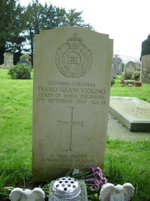 British War Grave St. Giles Churchyard