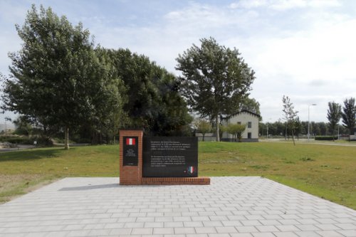 Monument Gnral M.E. Deslaurens