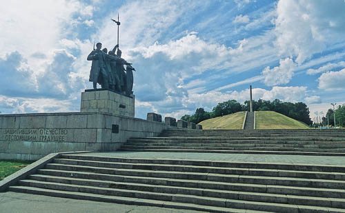 Monumentencomplex Chernihiv