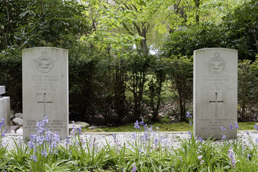 Commonwealth War Graves Vaassen #4