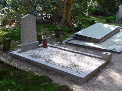Commonwealth War Graves Communal Cemetery Zeist