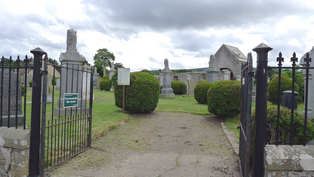 Commonwealth War Graves Rathven Parish Churchyard